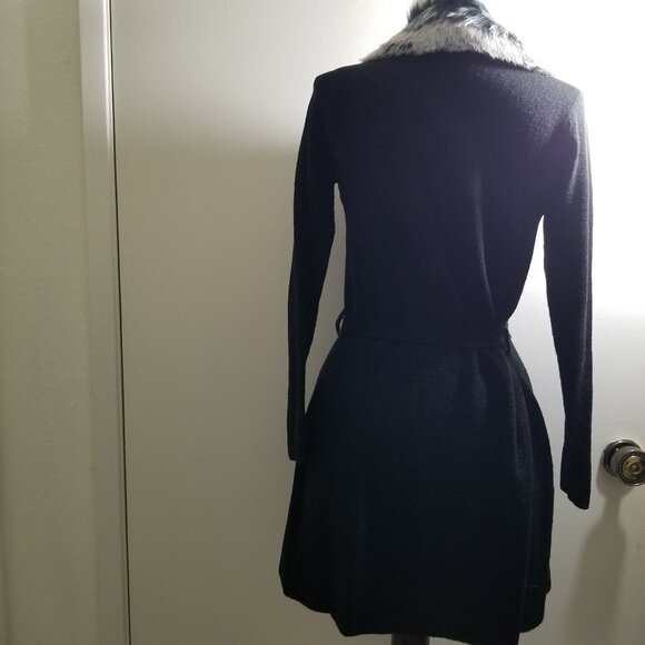 Guess Brand black sweater with removable fur collar, size M - Picture 3 of 8